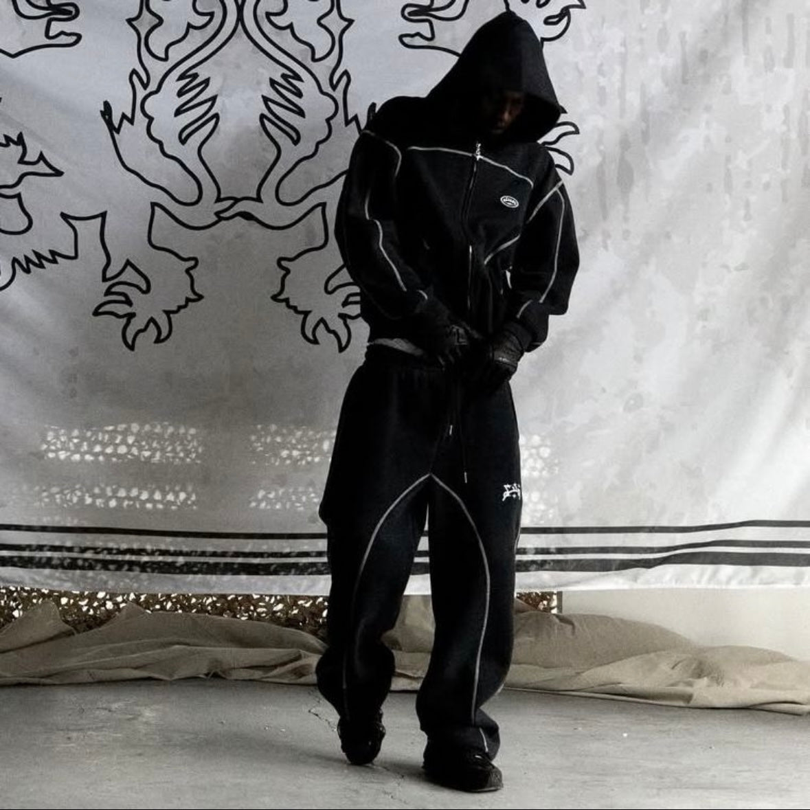 Loose Sweatshirt and Sweatpants Hip Hop Street Style Unisex Zipper Hooded Jacket Set.