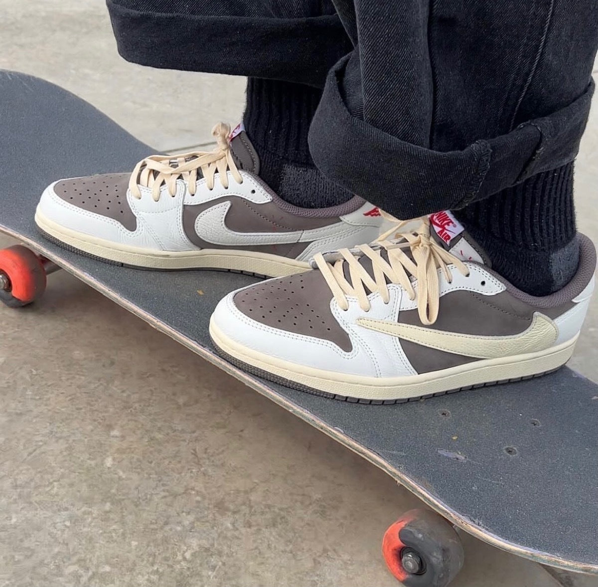 Nike Travis Mocha reverse